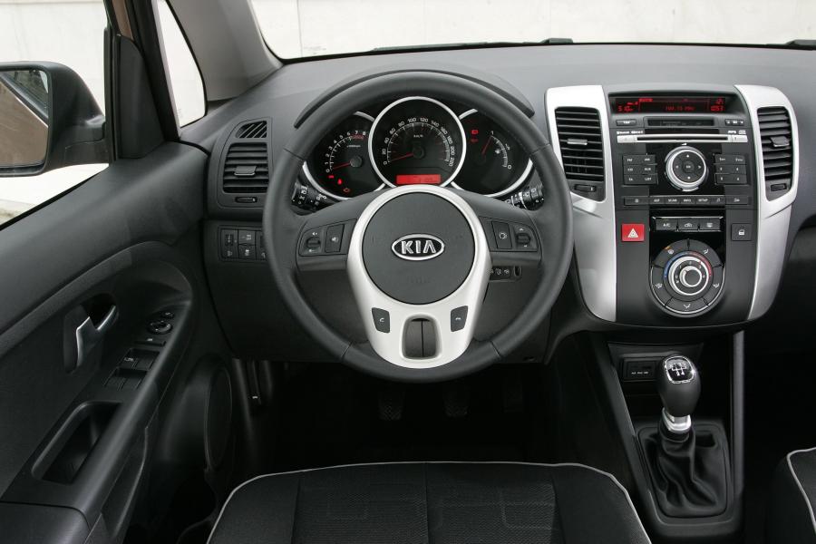  Kia Venga 2010 года  (фото 66 из 199)